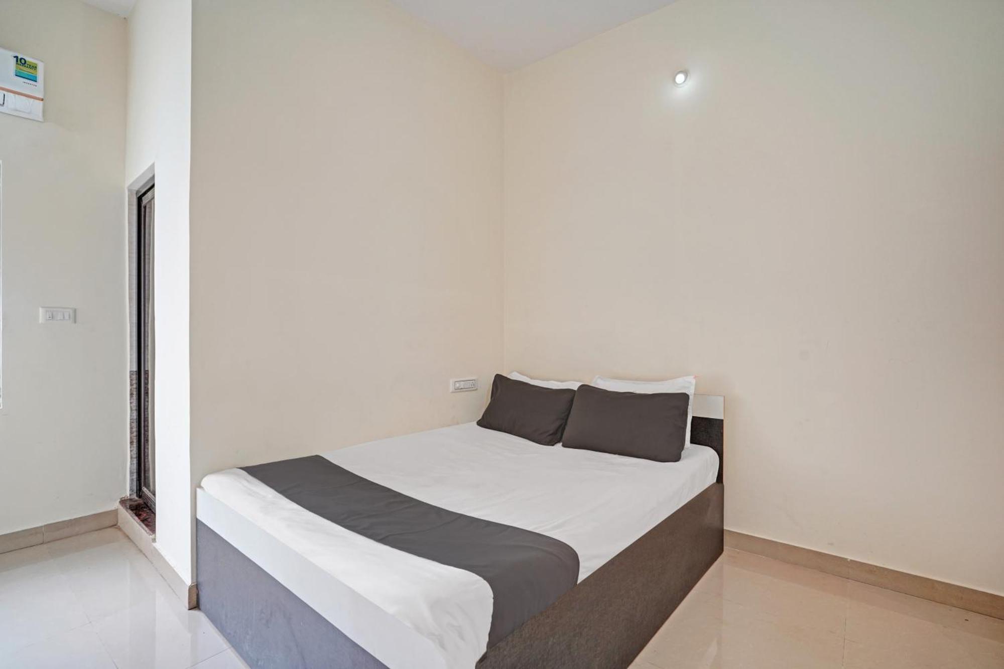 Hotel O Mg Boarding And Lodging Bangalore Esterno foto