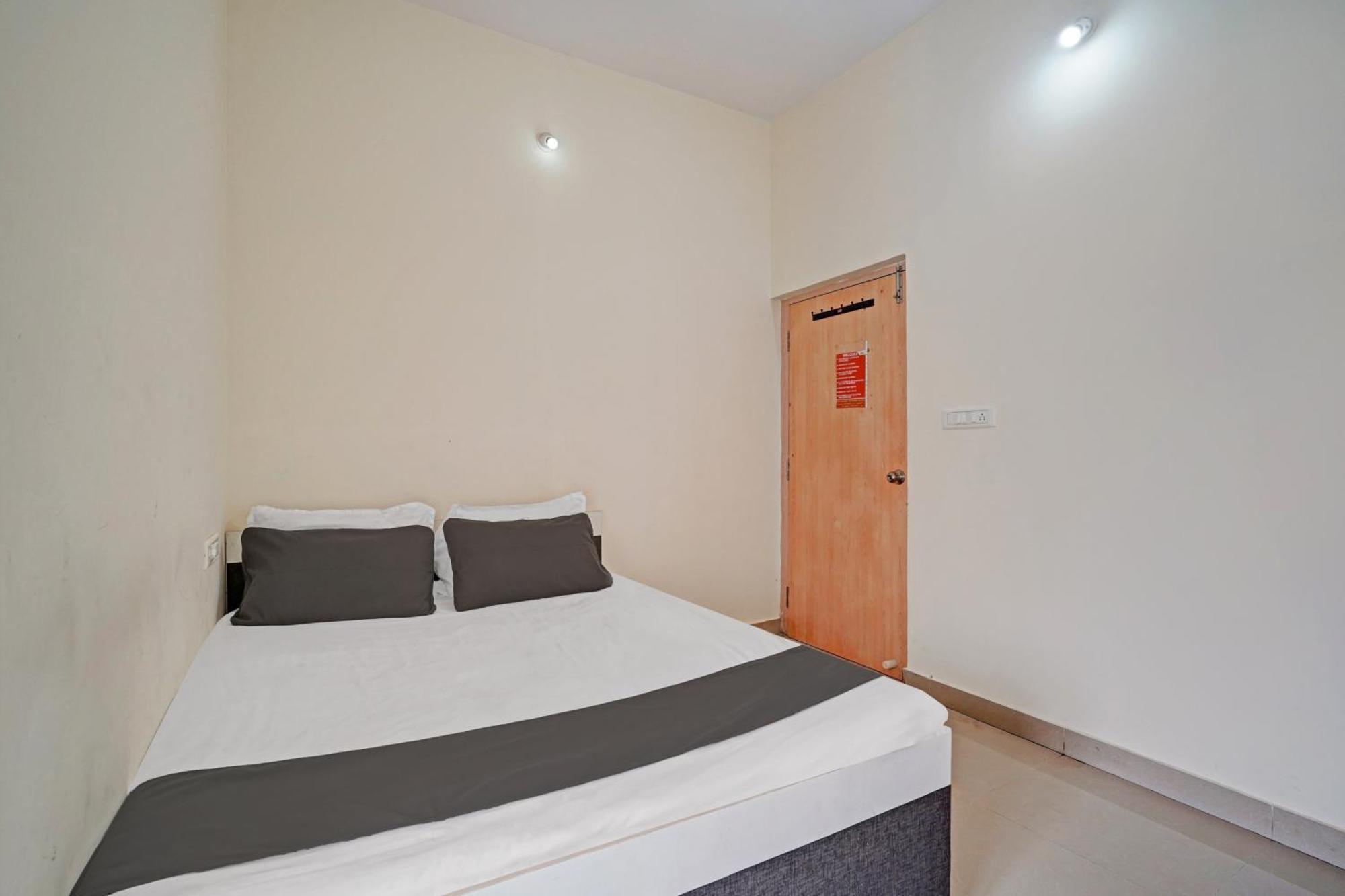 Hotel O Mg Boarding And Lodging Bangalore Esterno foto
